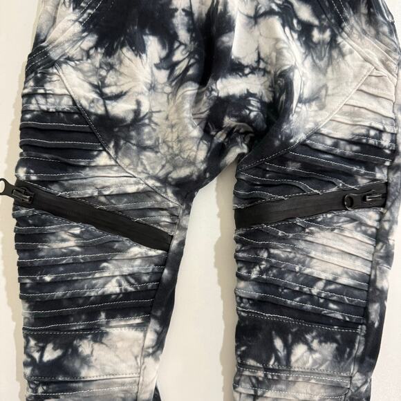 Posh Kiddos Black & White Tie Dye Biker Pants Size 12 Months - Picture 2 of 5